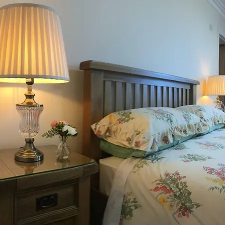 Conway's With Sea View Nestling By Cliffs-of-moher Bed and Breakfast *