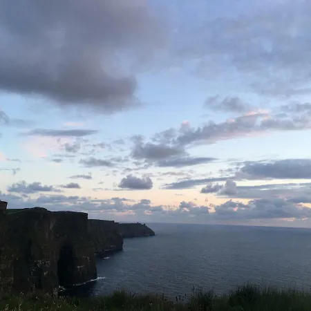 Conway's With Sea View Nestling By Cliffs-of-moher Bed and Breakfast *