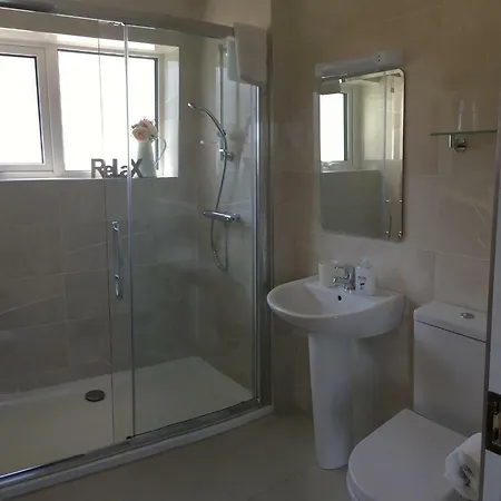 Conway's With Sea View Nestling By Cliffs-of-moher Couette-café 3*