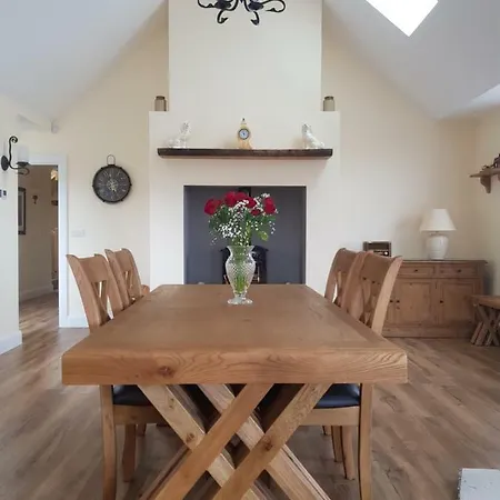 Conway's With Sea View Nestling By Cliffs-of-moher Panzió Liscannor