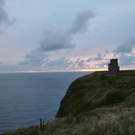 Conway's With Sea View Nestling By Cliffs-of-moher Bed and Breakfast *