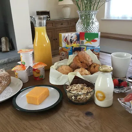 Conway's With Sea View Nestling By Cliffs-of-moher Couette-café 3*