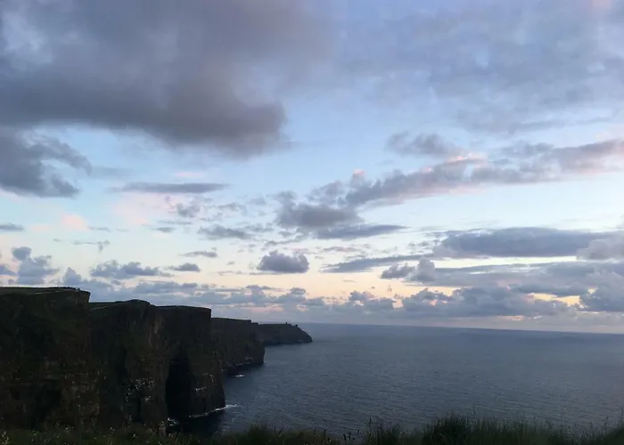 Conway's With Sea View Nestling By Cliffs-of-moher 住宿加早餐酒店 3*