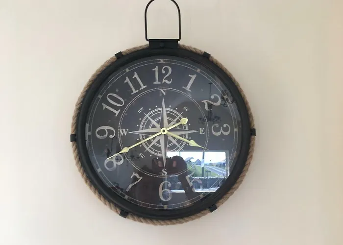 Conway's With Sea View Nestling By Cliffs-of-moher 利斯坎诺