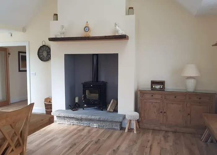 Conway's With Sea View Nestling By Cliffs-of-moher 利斯坎诺