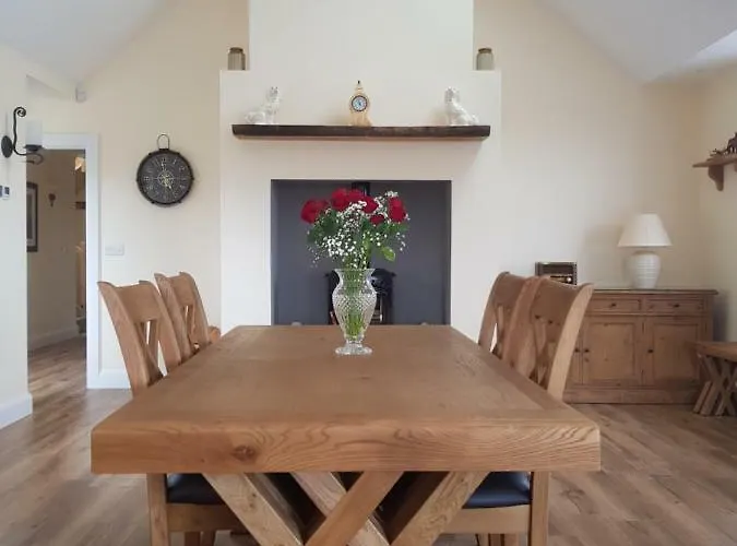 Conway's With Sea View Nestling By Cliffs-of-moher Panzió Liscannor