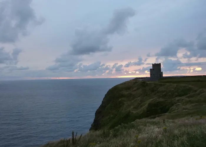 Conway's With Sea View Nestling By Cliffs-of-moher Panzió 3*