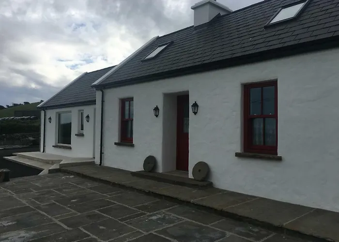 Conway's With Sea View Nestling By Cliffs-of-moher 住宿加早餐酒店