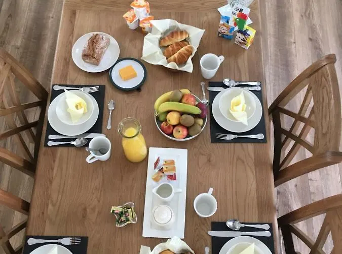 Conway's With Sea View Nestling By Cliffs-of-moher 3*