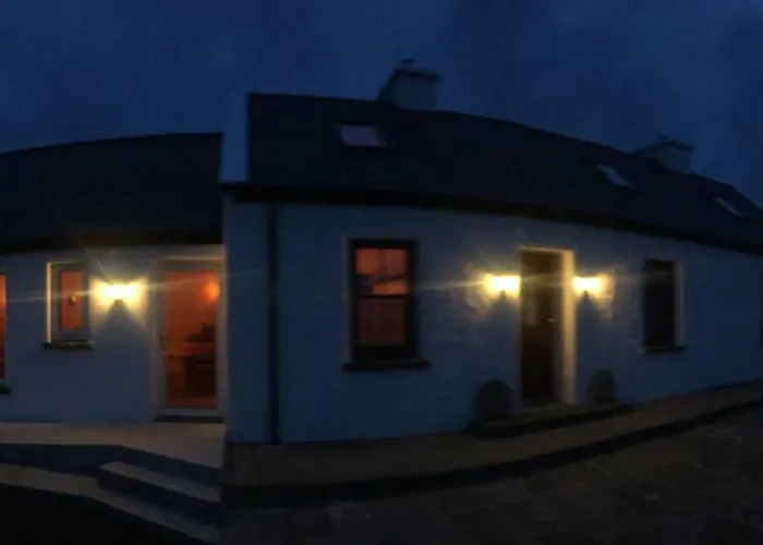 Conway's With Sea View Nestling By Cliffs-of-moher Panzió Liscannor